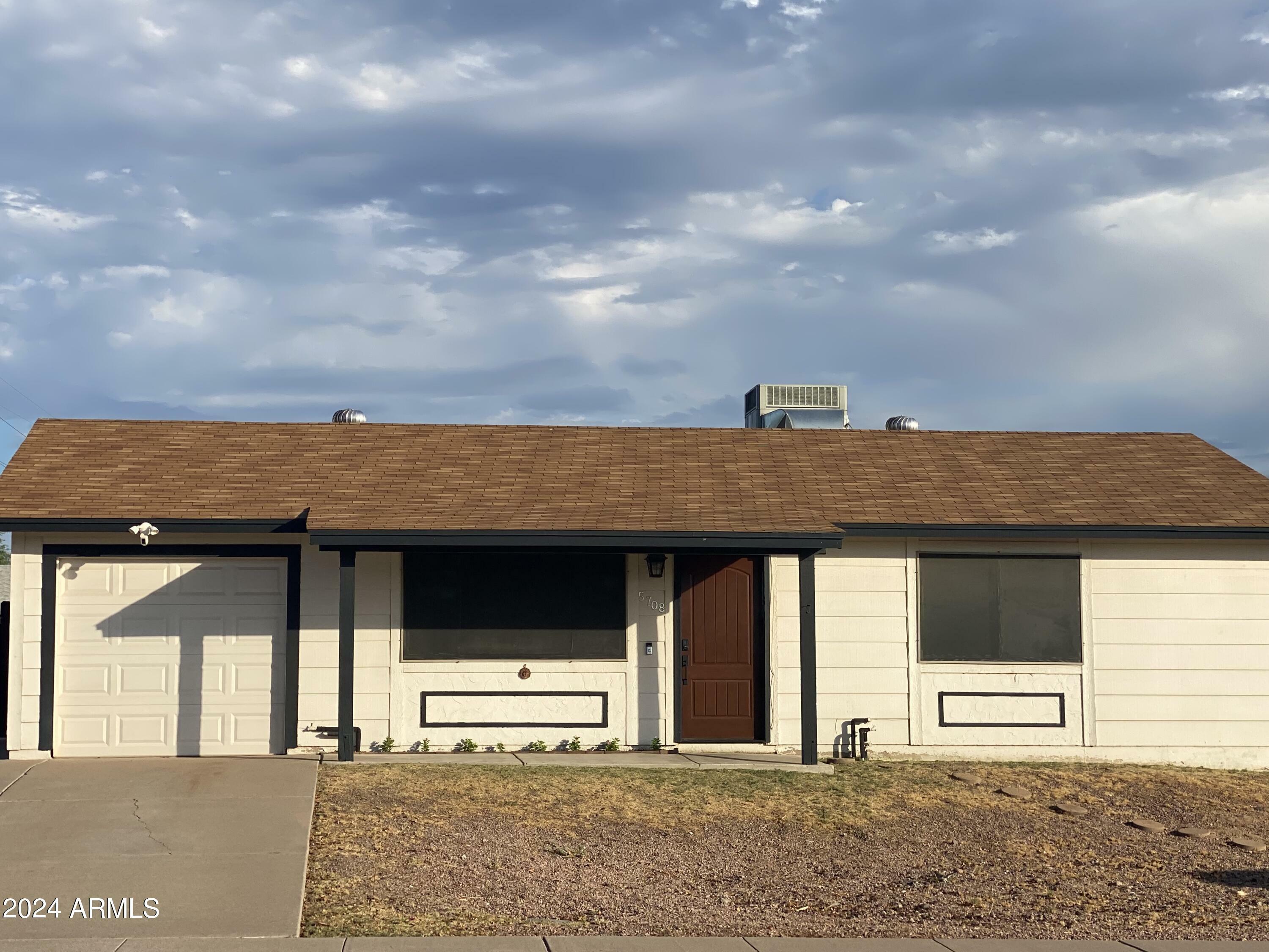 Property Photo:  5708 S Beck Avenue  AZ 85283 