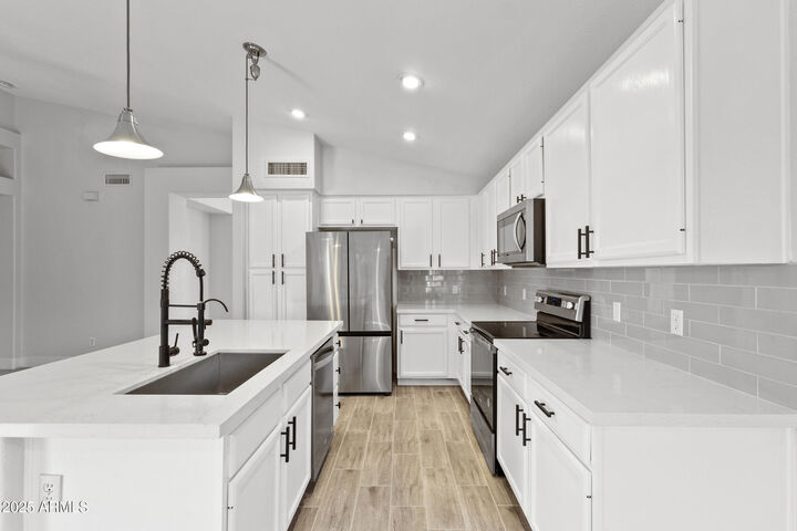 Property Photo: 2390 S Walnut Drive AZ 85286