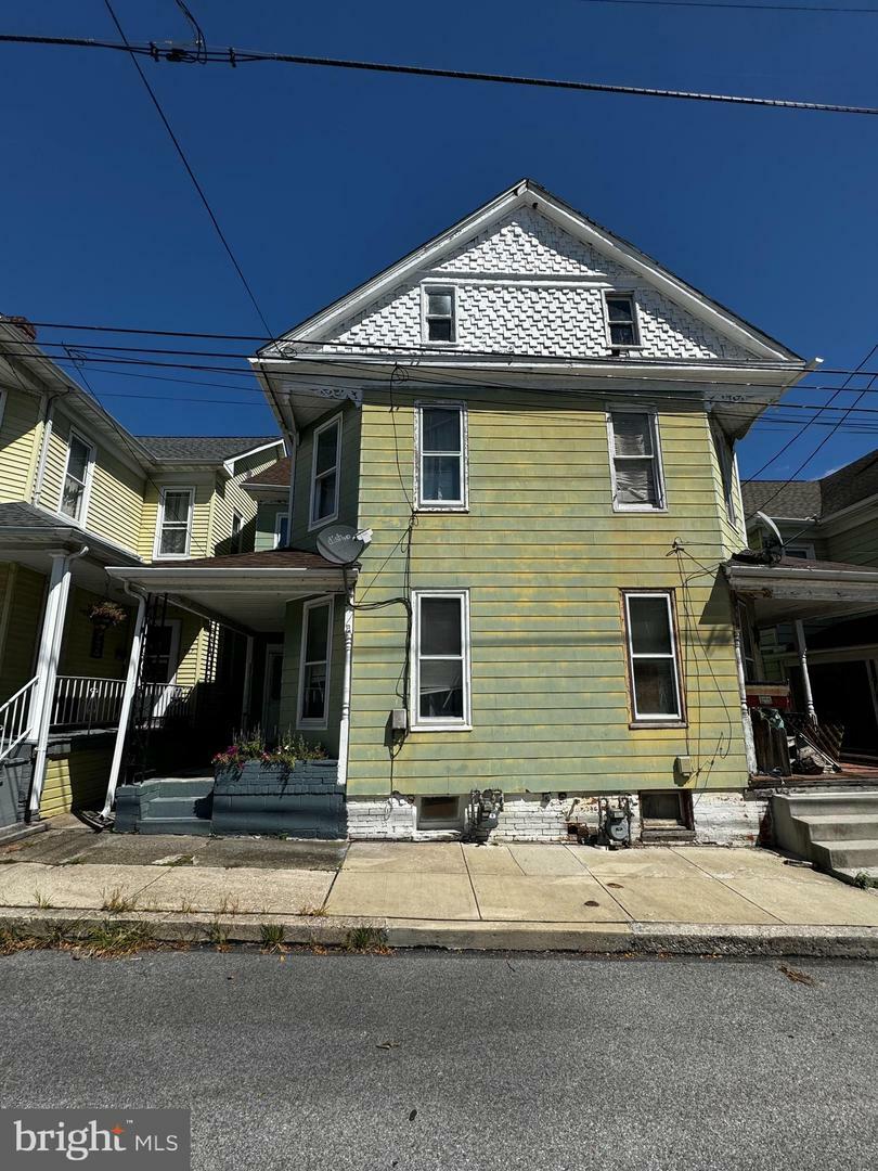 Property Photo:  425 N Franklin Street  PA 17331 