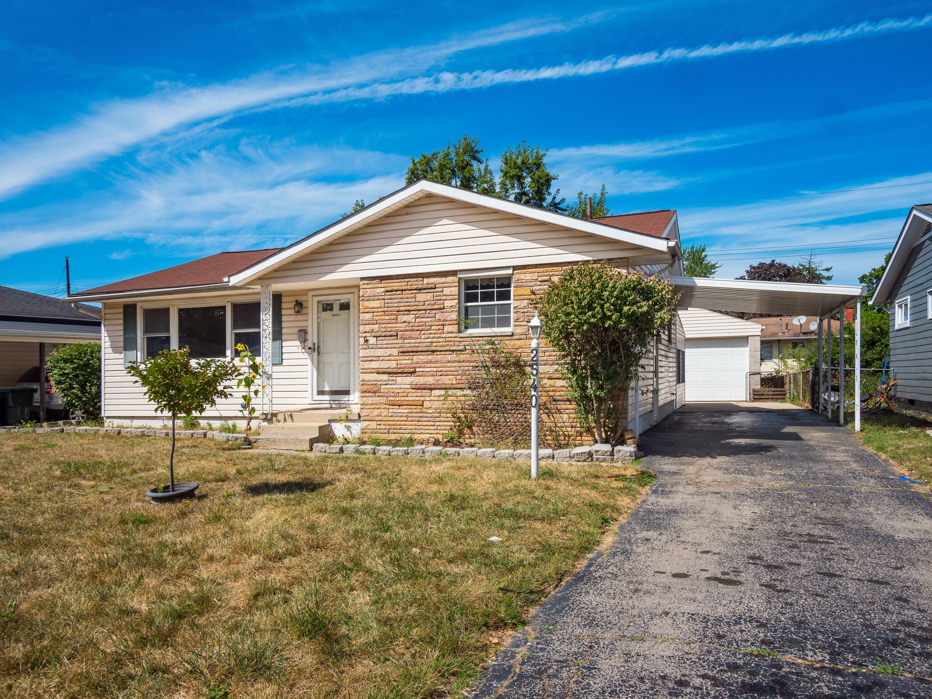 Property Photo:  2540 Spaatz Avenue  OH 43204 