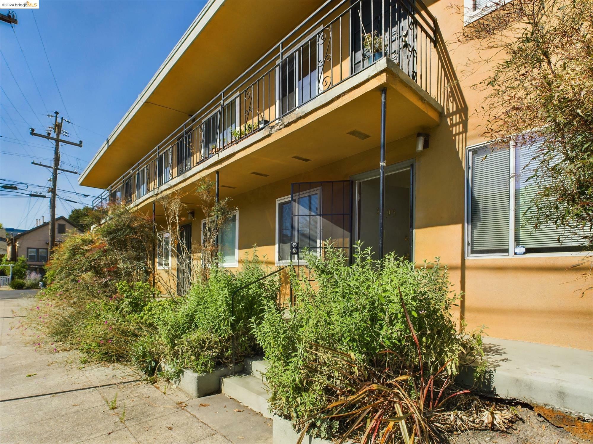 Property Photo:  3805 Opal St  CA 94609 