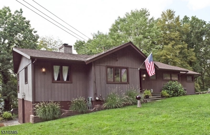Property Photo: 52 E Shawnee Trl NJ 07849