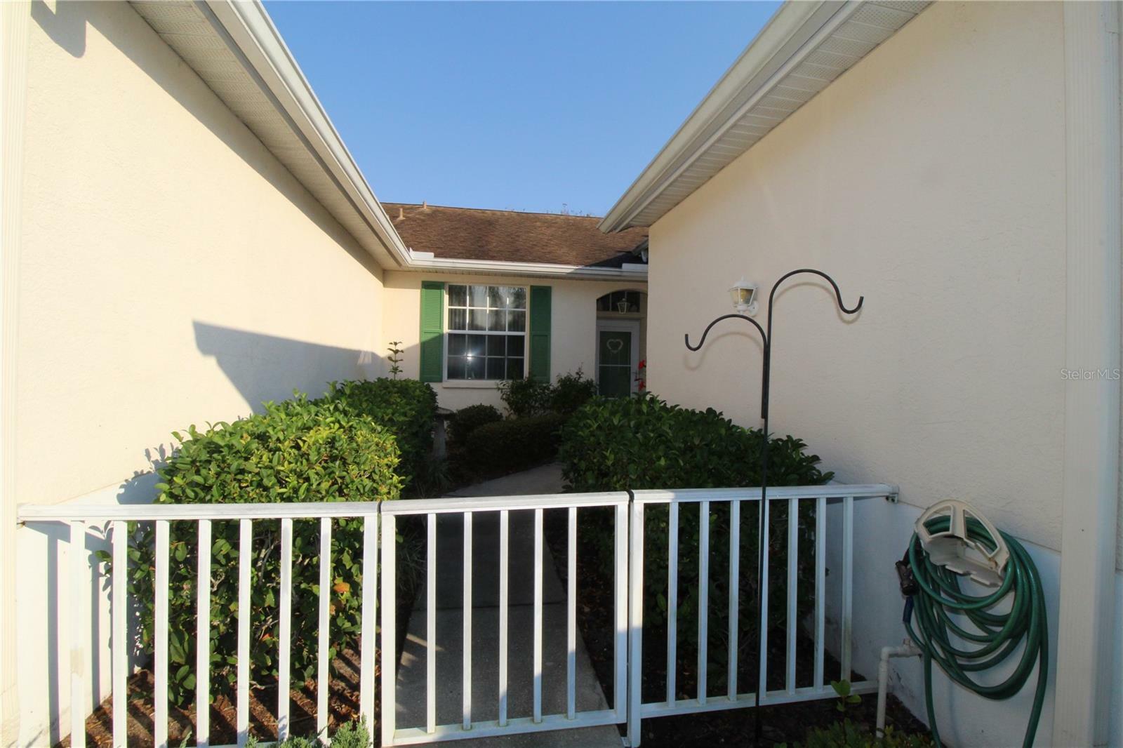 Property Photo:  2218 Nantucket Drive 44  FL 33573 