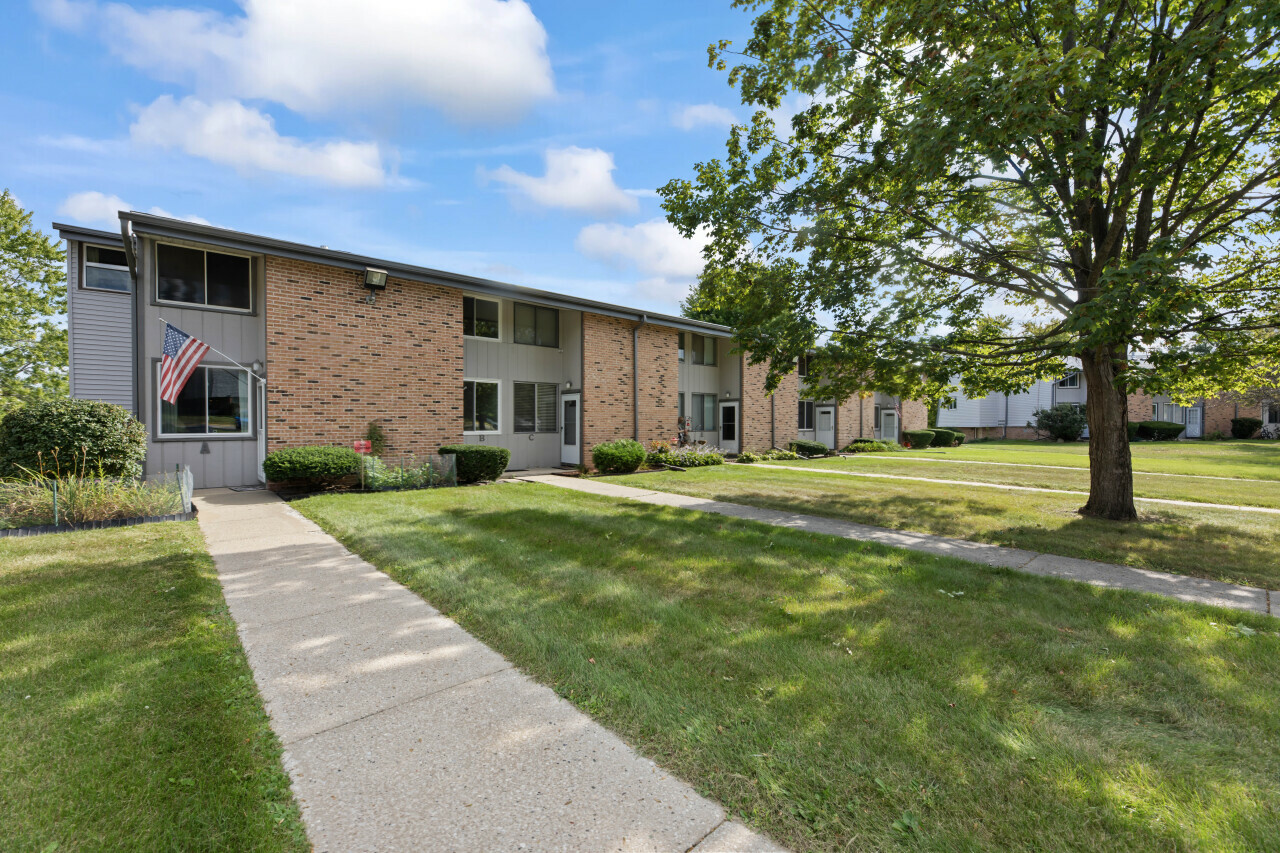 Property Photo: 1524 Big Bend Rd B WI 53189