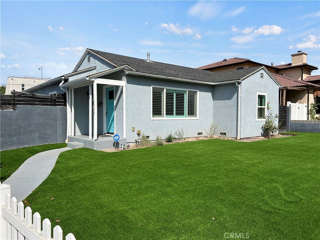 Property Photo:  6305 Morella Avenue  CA 91606 