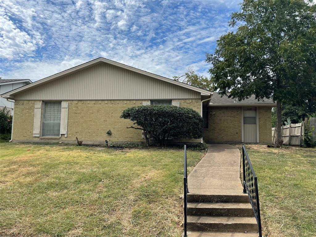 Property Photo:  3029 Ravine Trail  TX 75007 