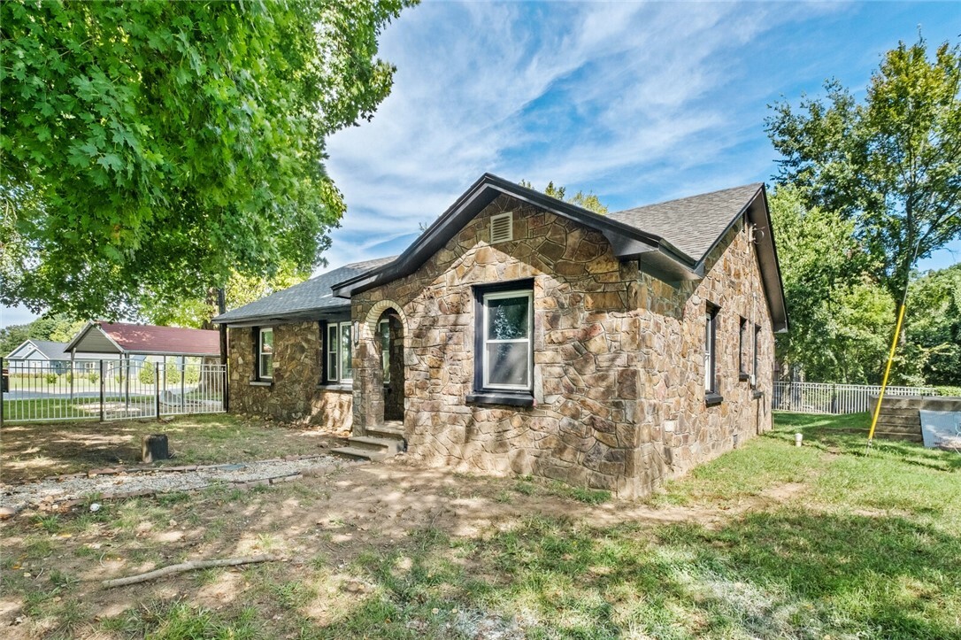 Property Photo:  13816 Little Elm Road  AR 72730 