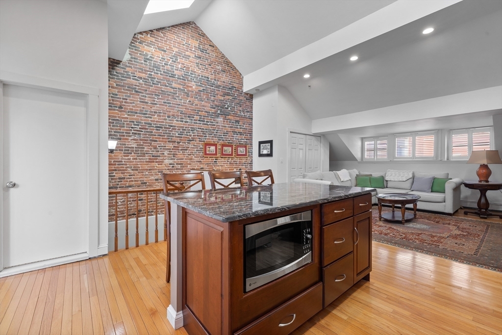 Property Photo:  32 Temple Street Ph  MA 02114 