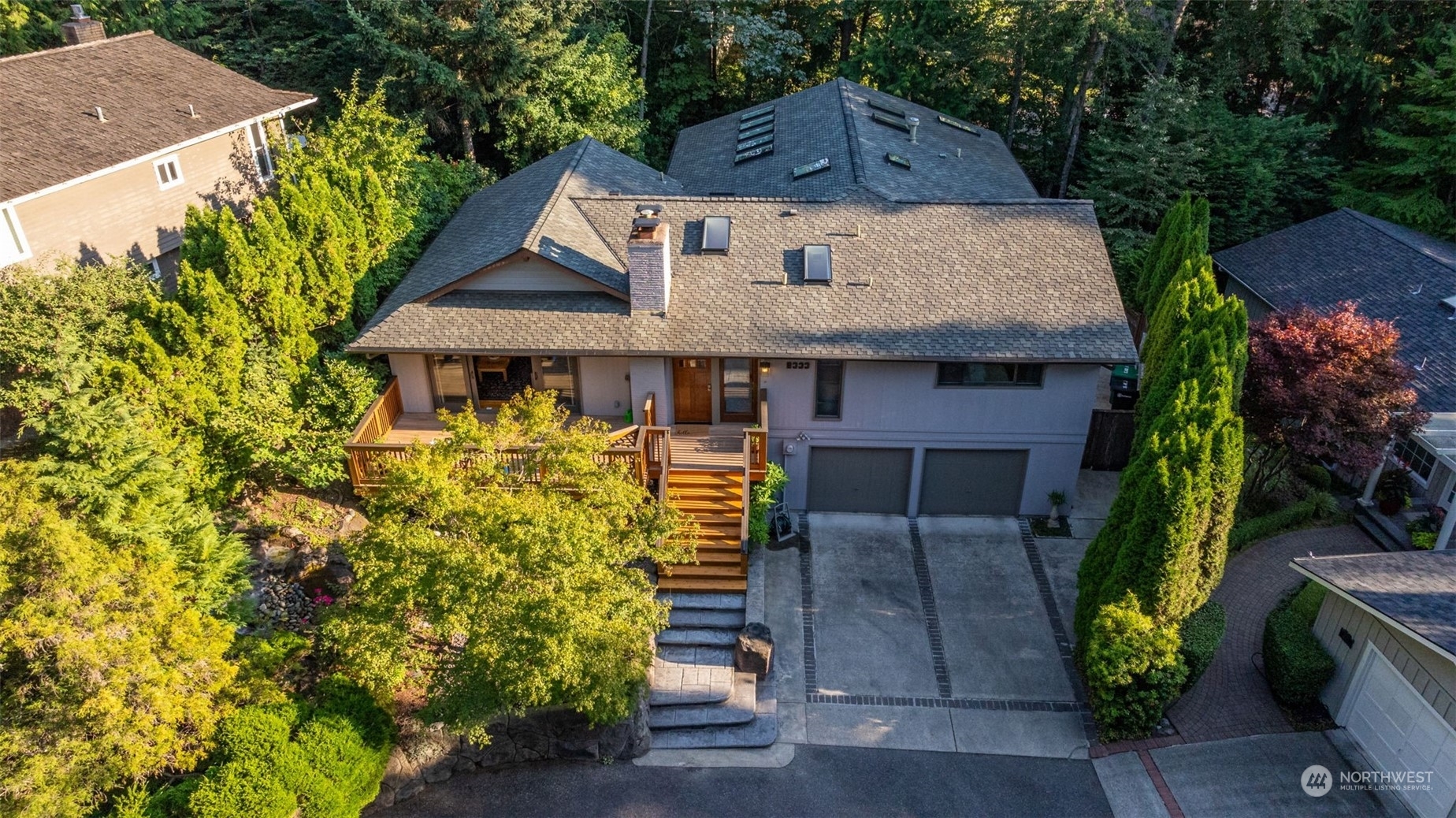 Property Photo:  8333  Woodbrook Lane  WA 98040 