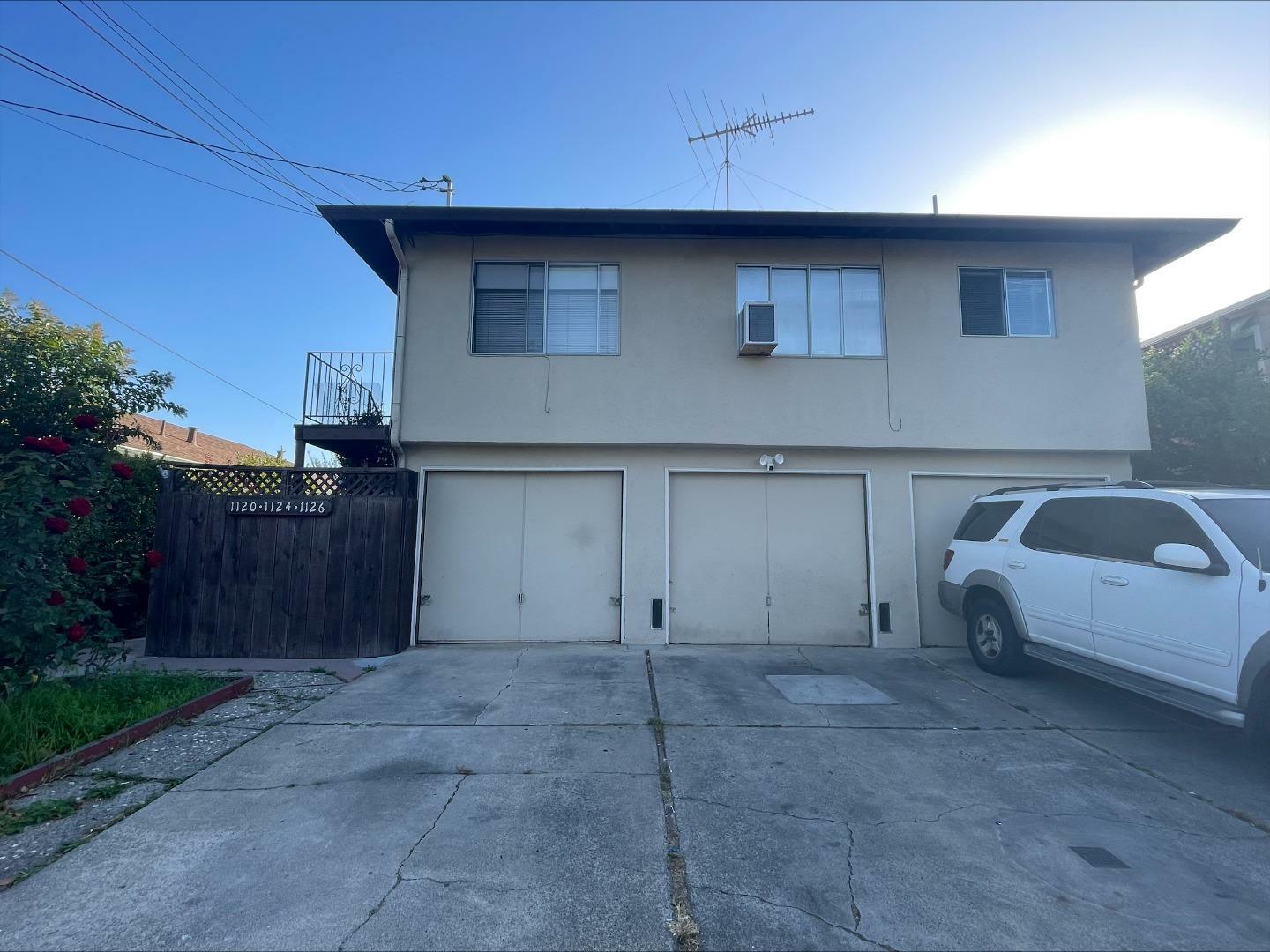 Property Photo: 1120 Davis Street CA 94061