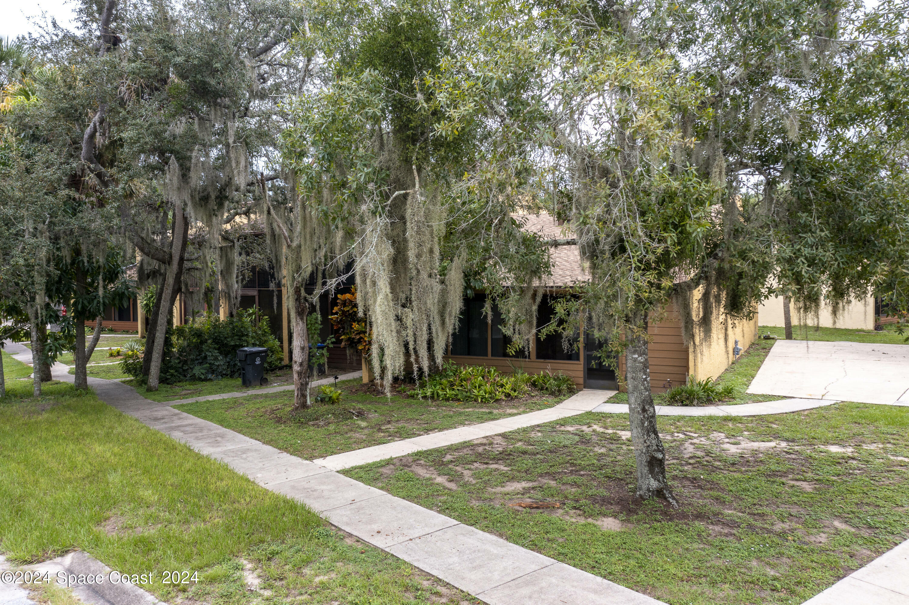 Property Photo:  495 Valerie Drive  FL 32796 