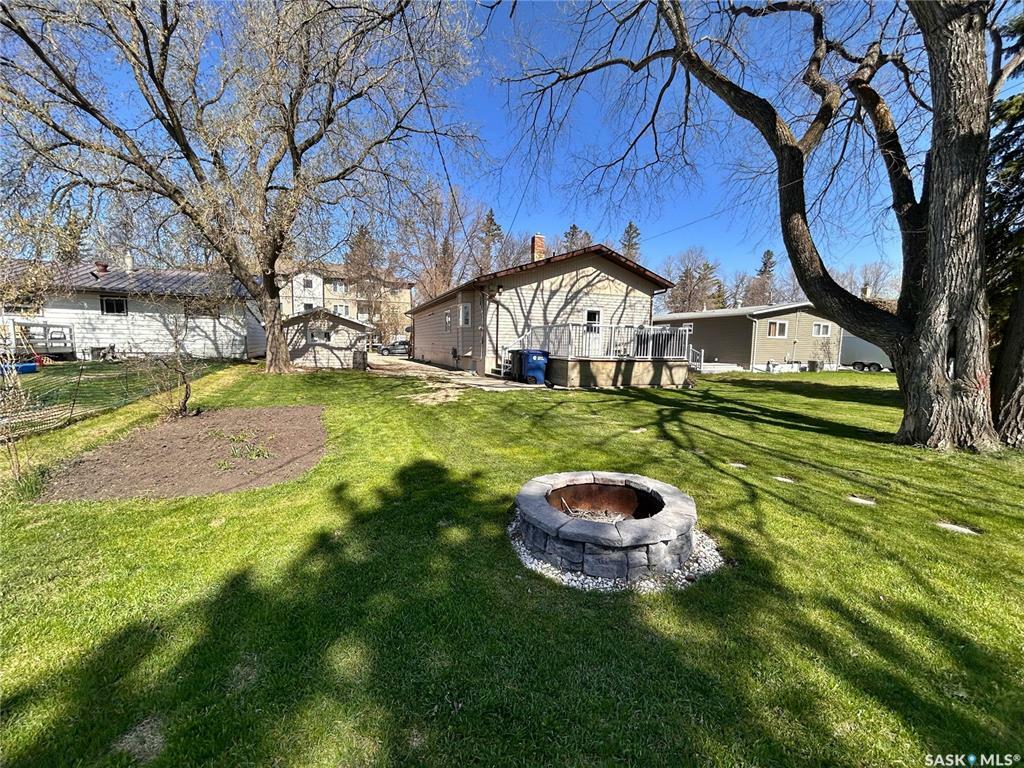 Property Photo: 1109 Main Street SK S0G 3N0