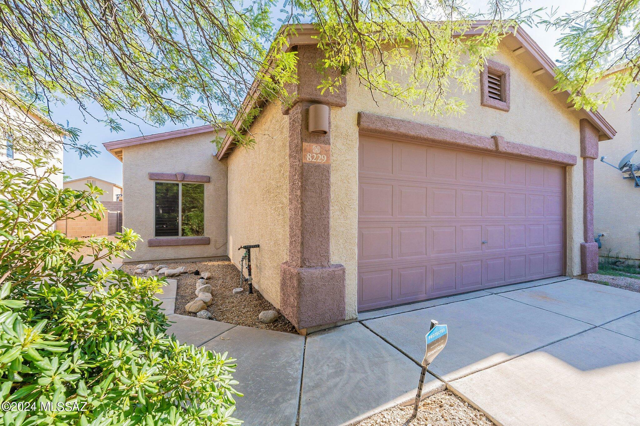 Property Photo:  8229 W Zlacket Drive  AZ 85757 