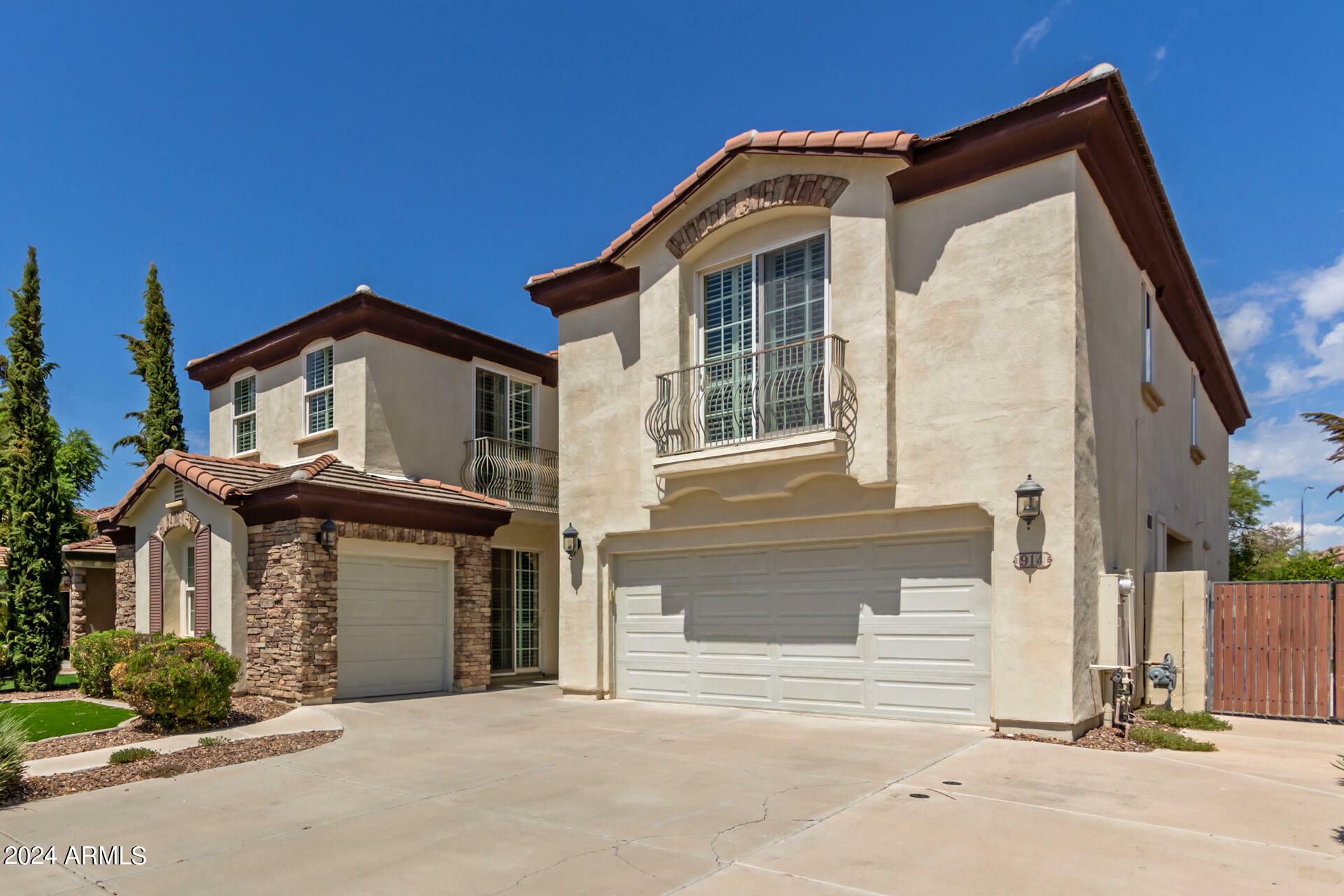 Property Photo:  914 E Mead Drive  AZ 85249 