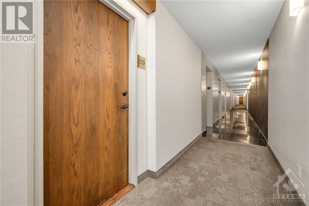 Photo de la propriété:  470 Laurier Avenue West 209  ON K1R 7W9 