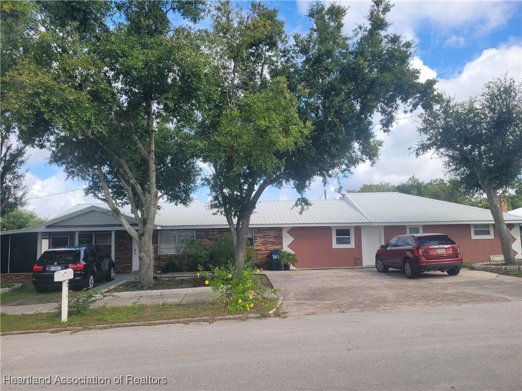 Property Photo:  216 Micco Avenue  FL 33870 