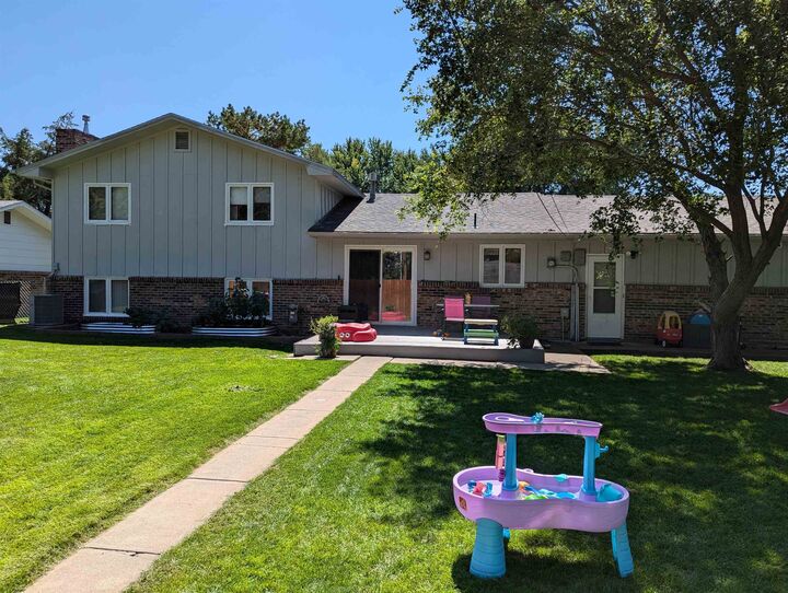 Property Photo:  917 William Ave.  NE 69101 