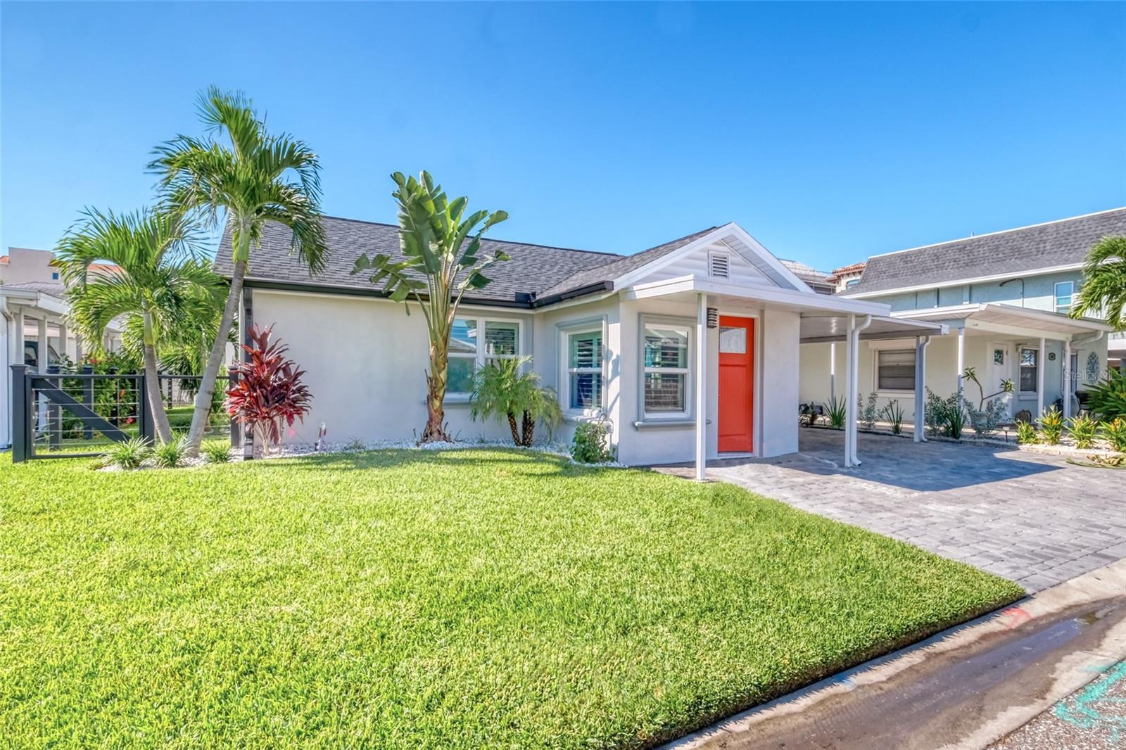 Property Photo: 142 Beach Avenue FL 33708