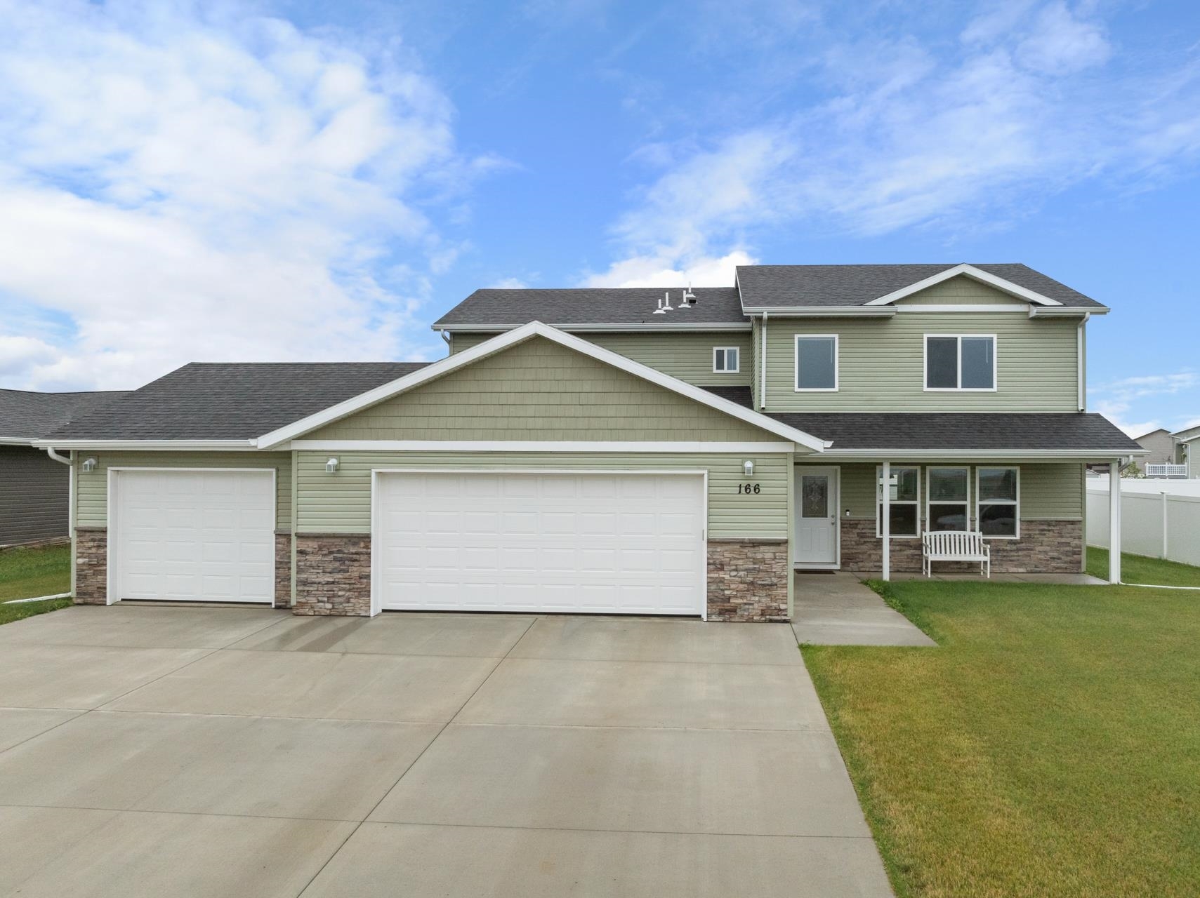 Property Photo:  166 NE Mulberry Loop NE  ND 58703 