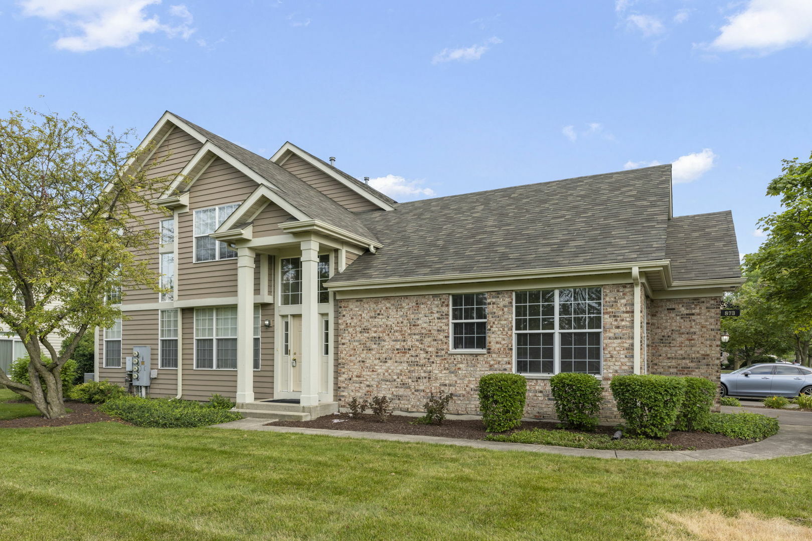 Property Photo:  873 Havenshire Road  IL 60565 