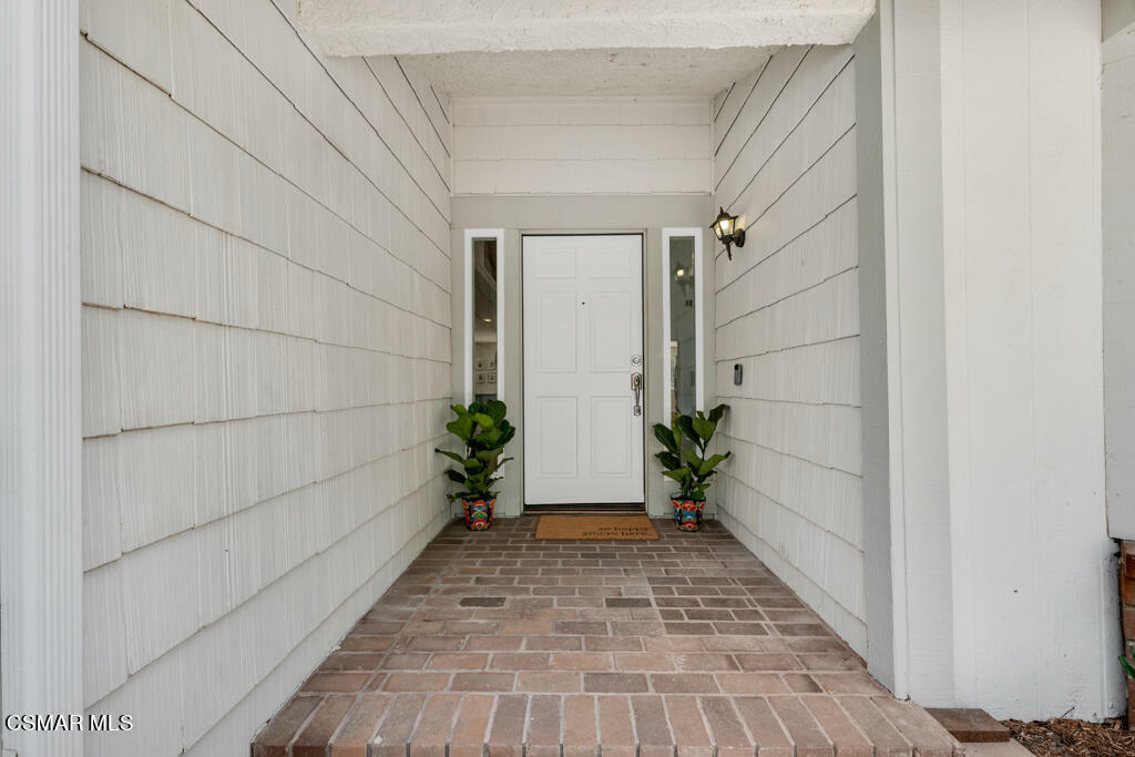 Property Photo:  2702 Knightsbridge Avenue  CA 91362 