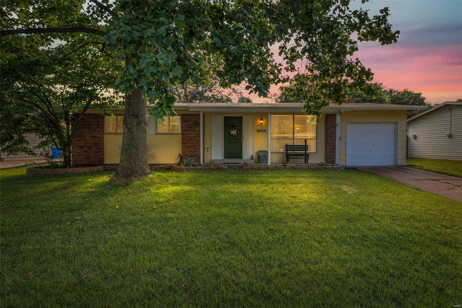 Property Photo: 680 Charvel Dr MO 63031