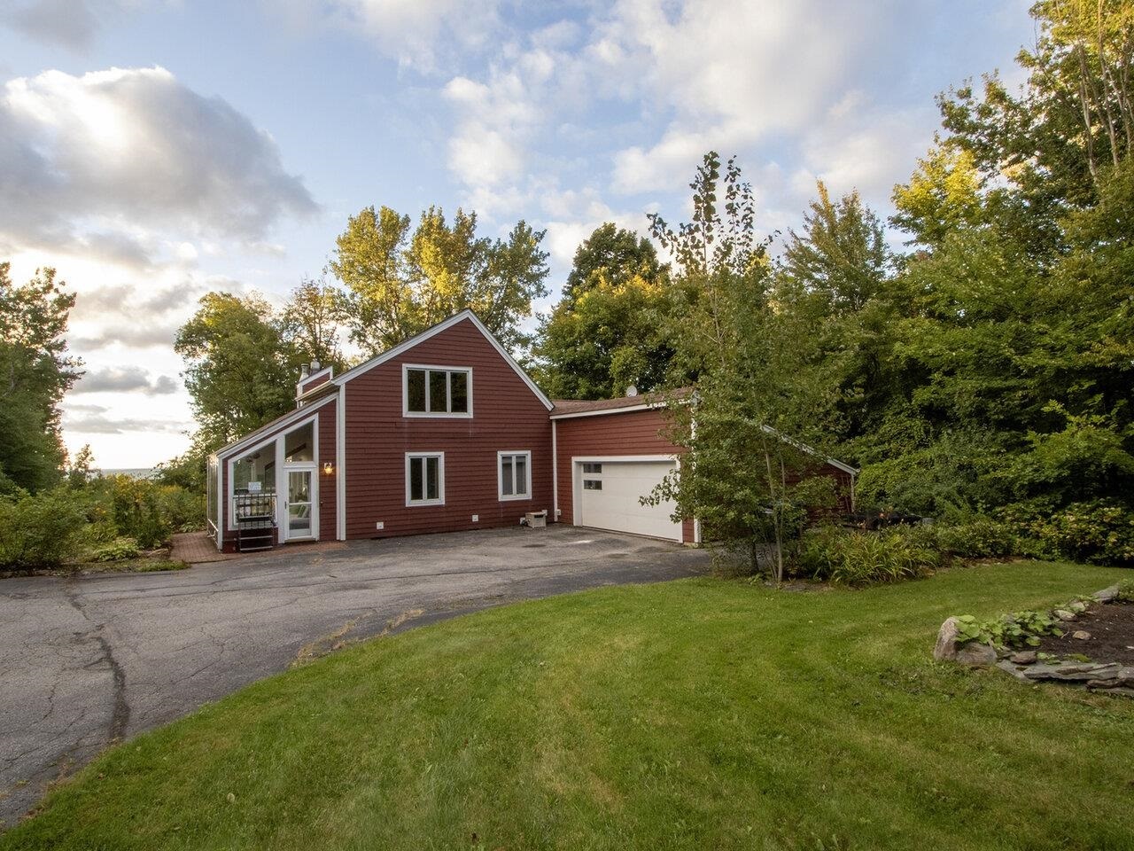 Property Photo:  695 Oak Knoll Road  VT 05495 