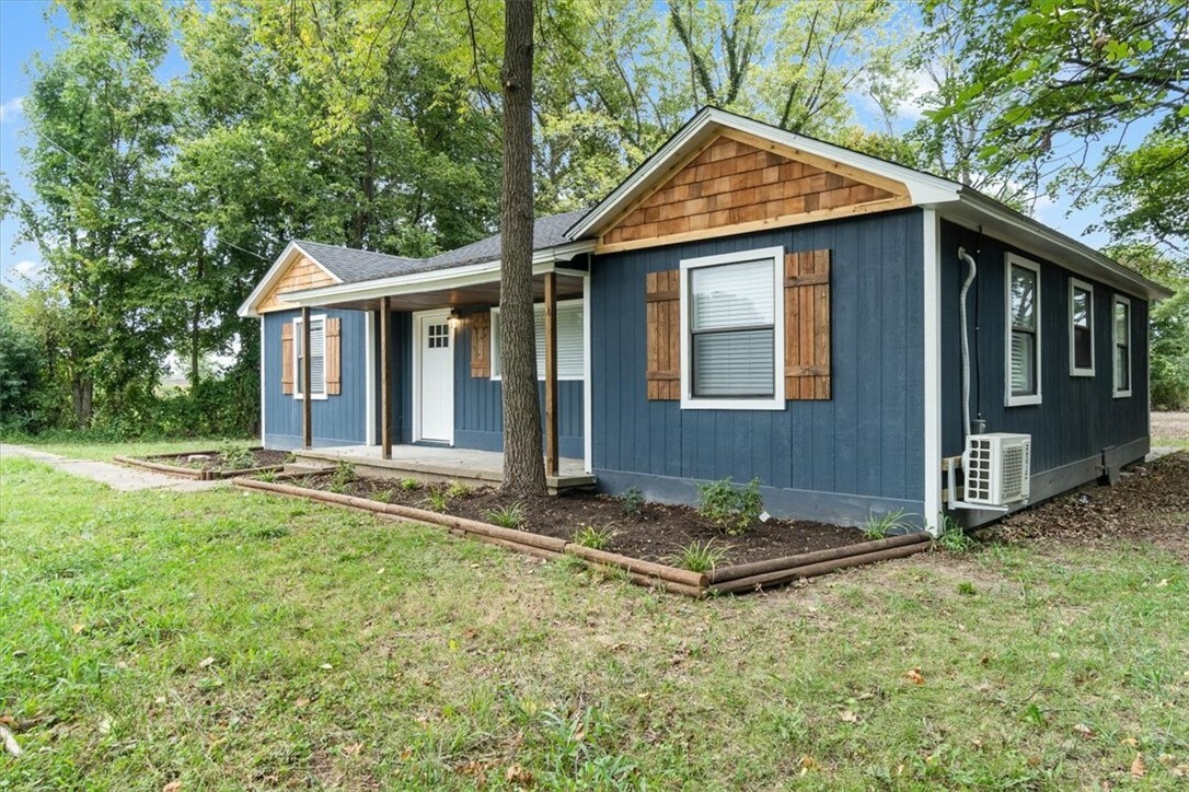 Property Photo:  2691 E Huntsville Road  AR 72701 