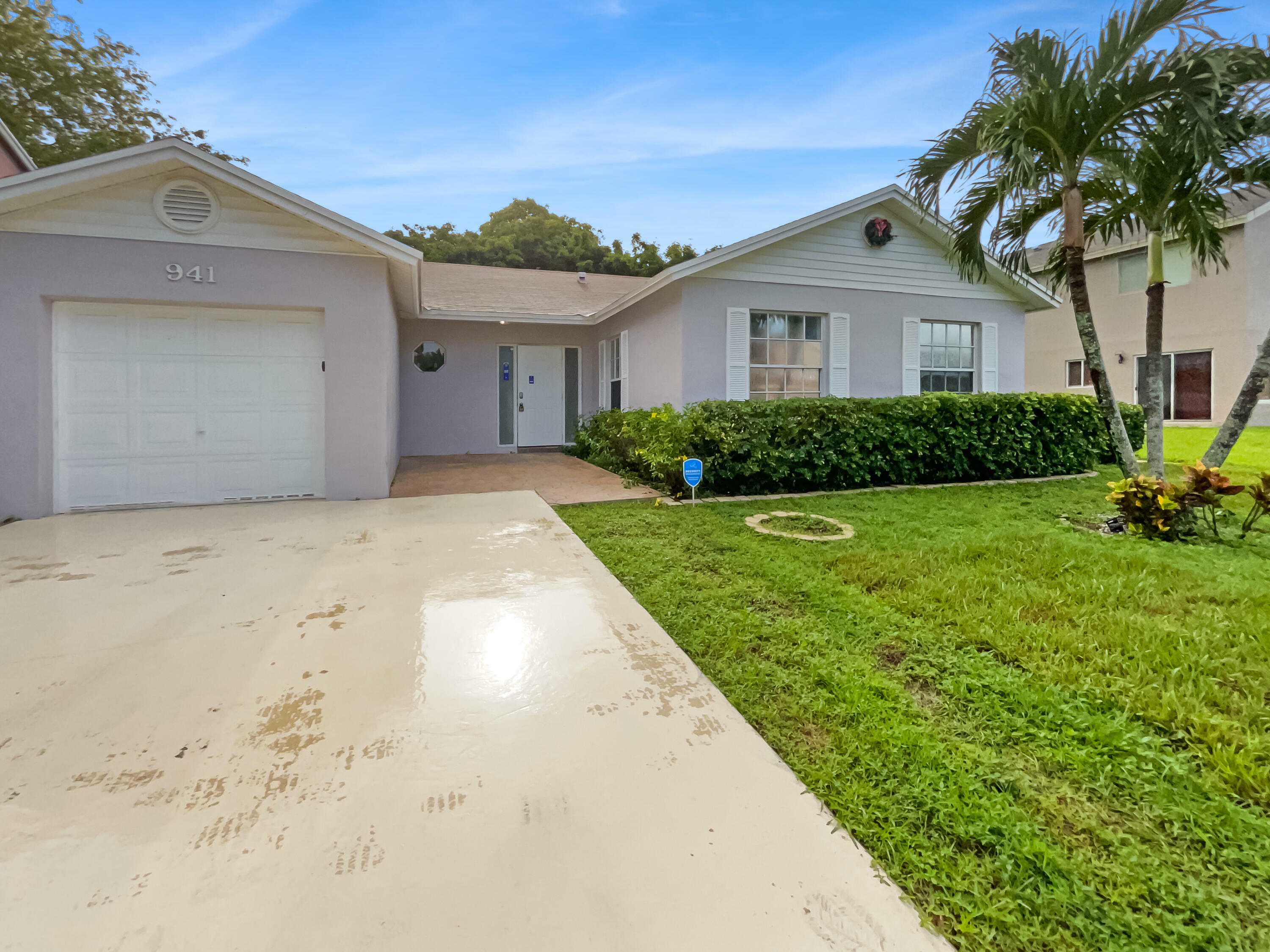 Property Photo:  941 SW 88th Avenue  FL 33025 