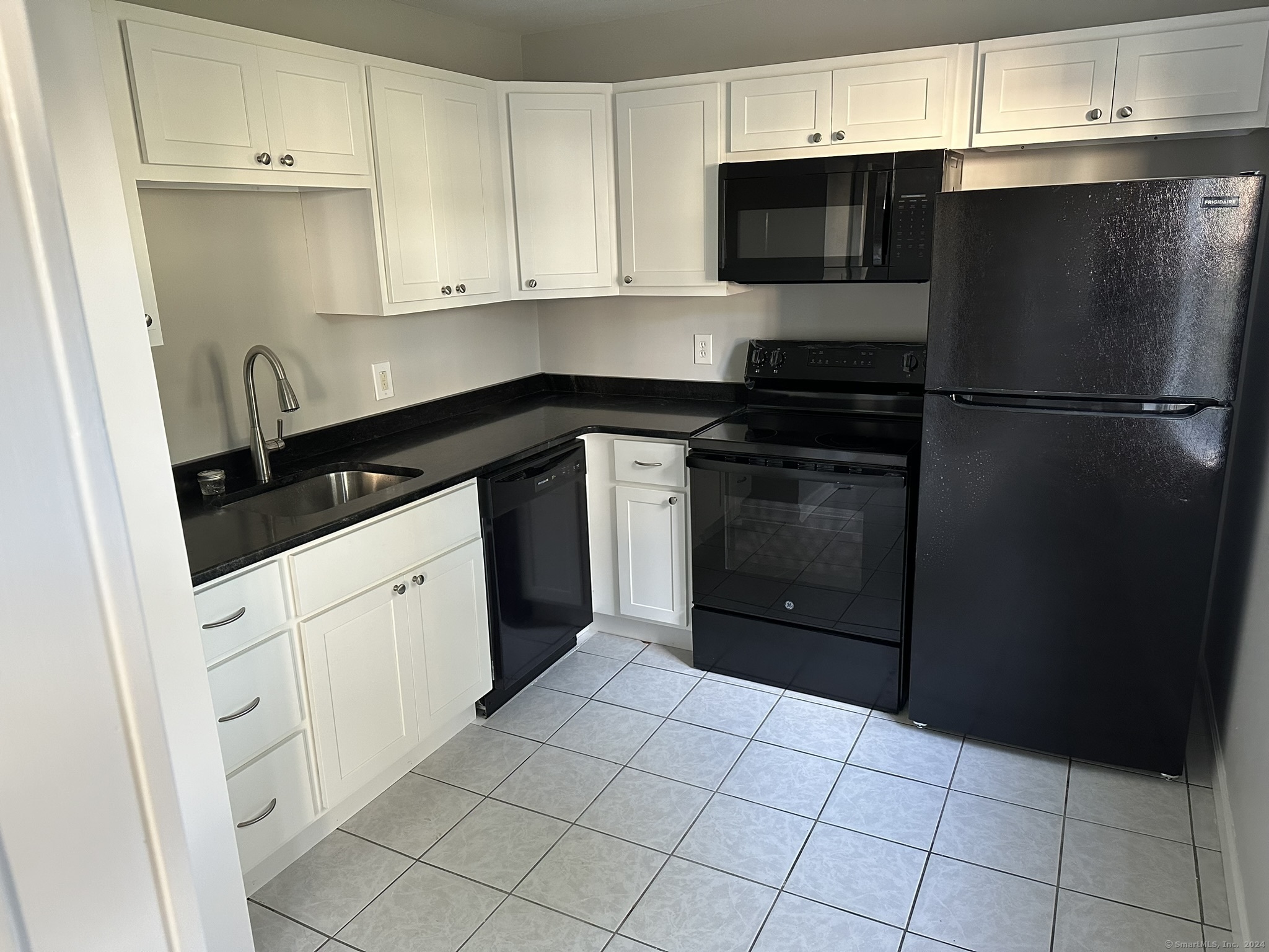 Property Photo: 16 Georgetown Drive F CT 06082