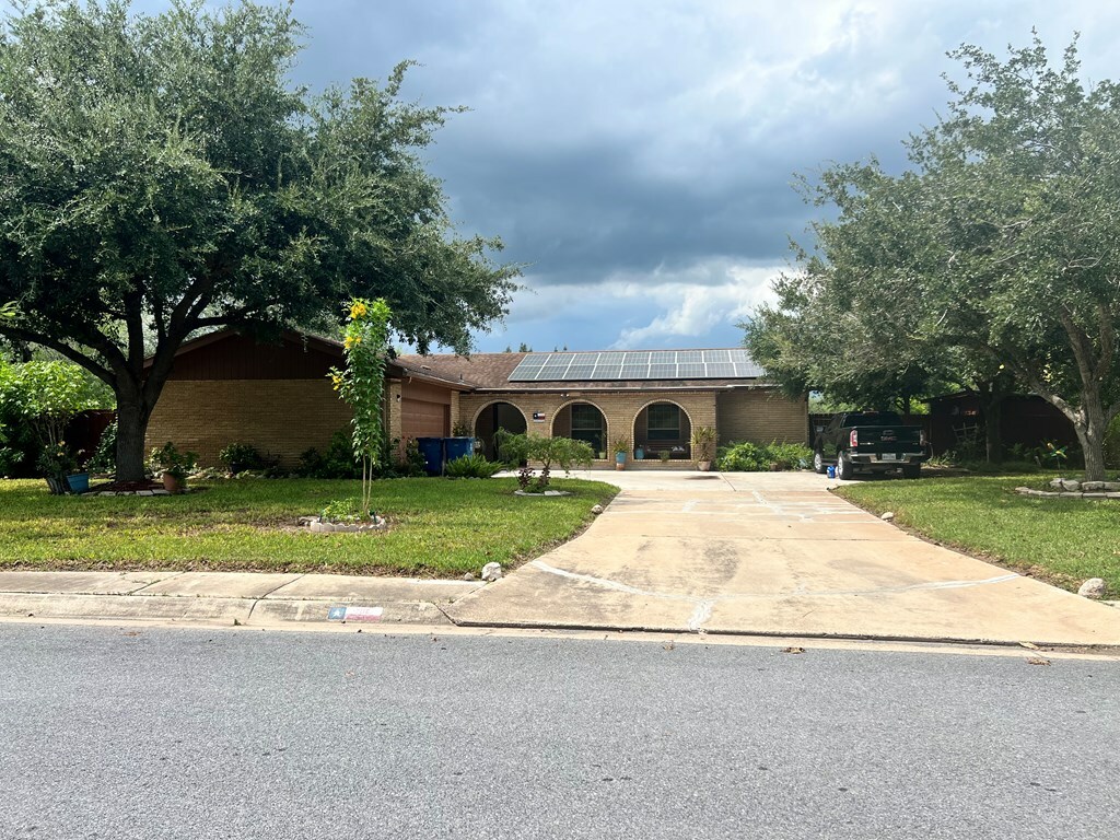 Property Photo:  206 E Resaca Dr  TX 78566 