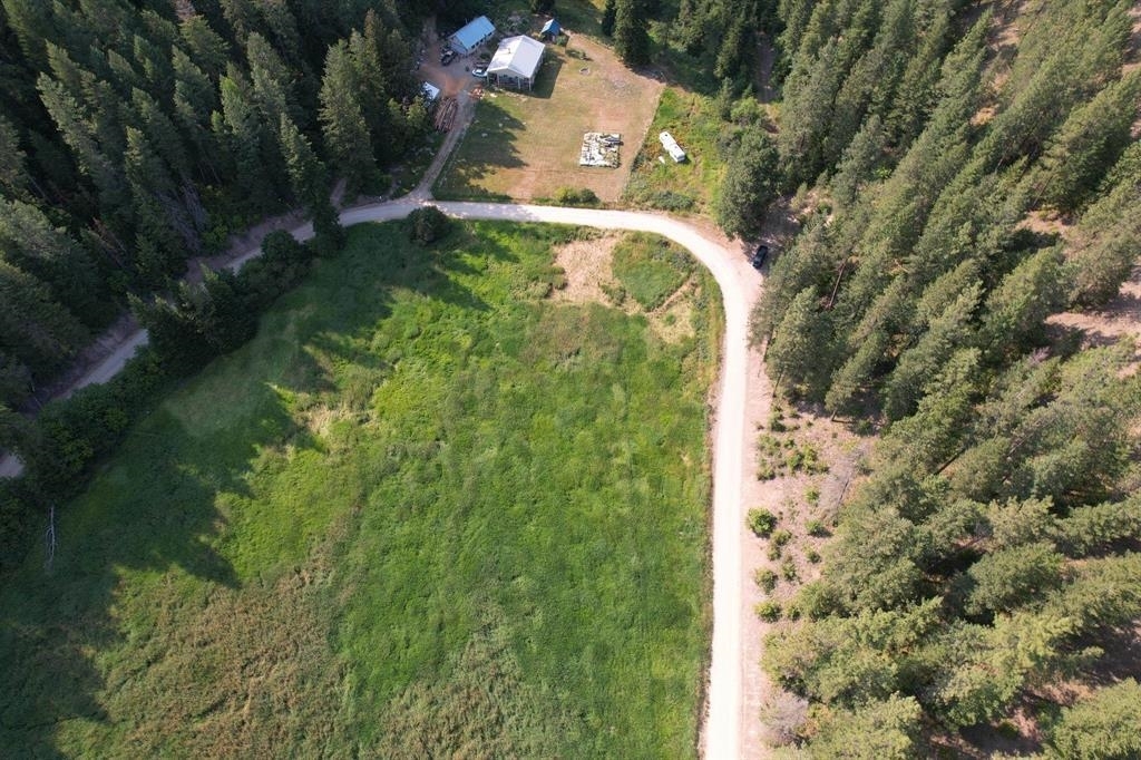 Property Photo:  41xx North Deer Lake Rd  WA 99148 