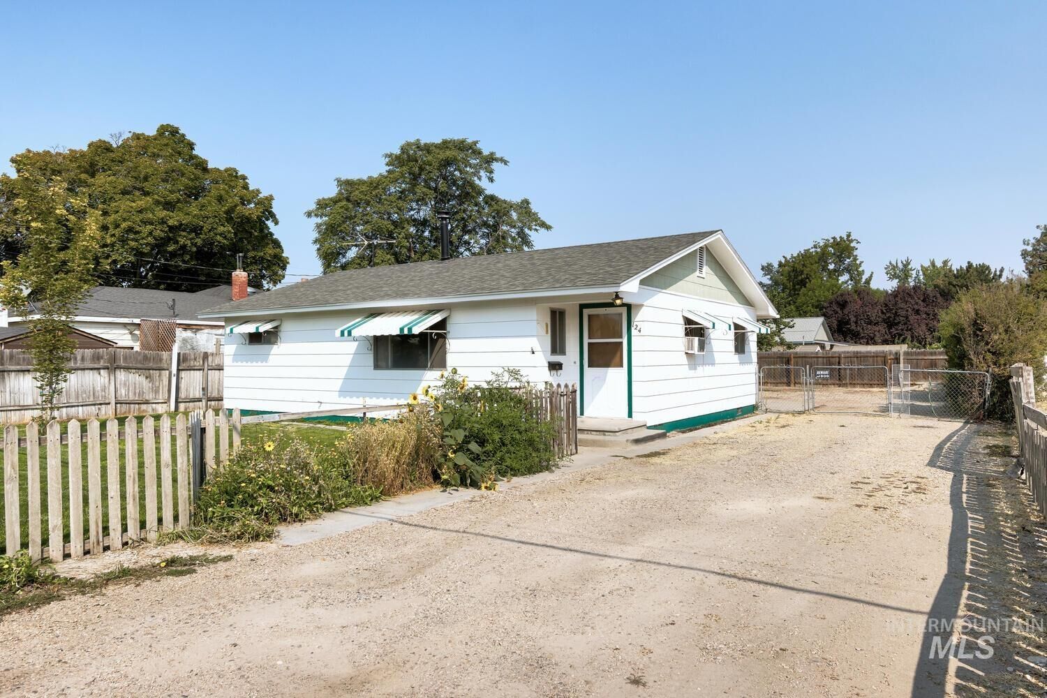 Property Photo:  124 Lone Star Rd  ID 83651 