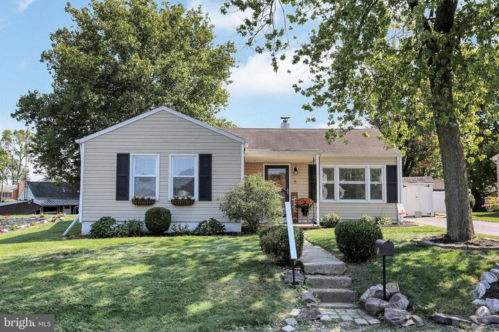 5 Poplar Drive  Mechanicsburg PA 17050 photo