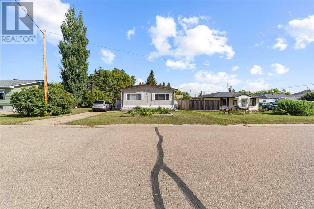 Property Photo:  4810 52 Street  AB T0B 4C0 