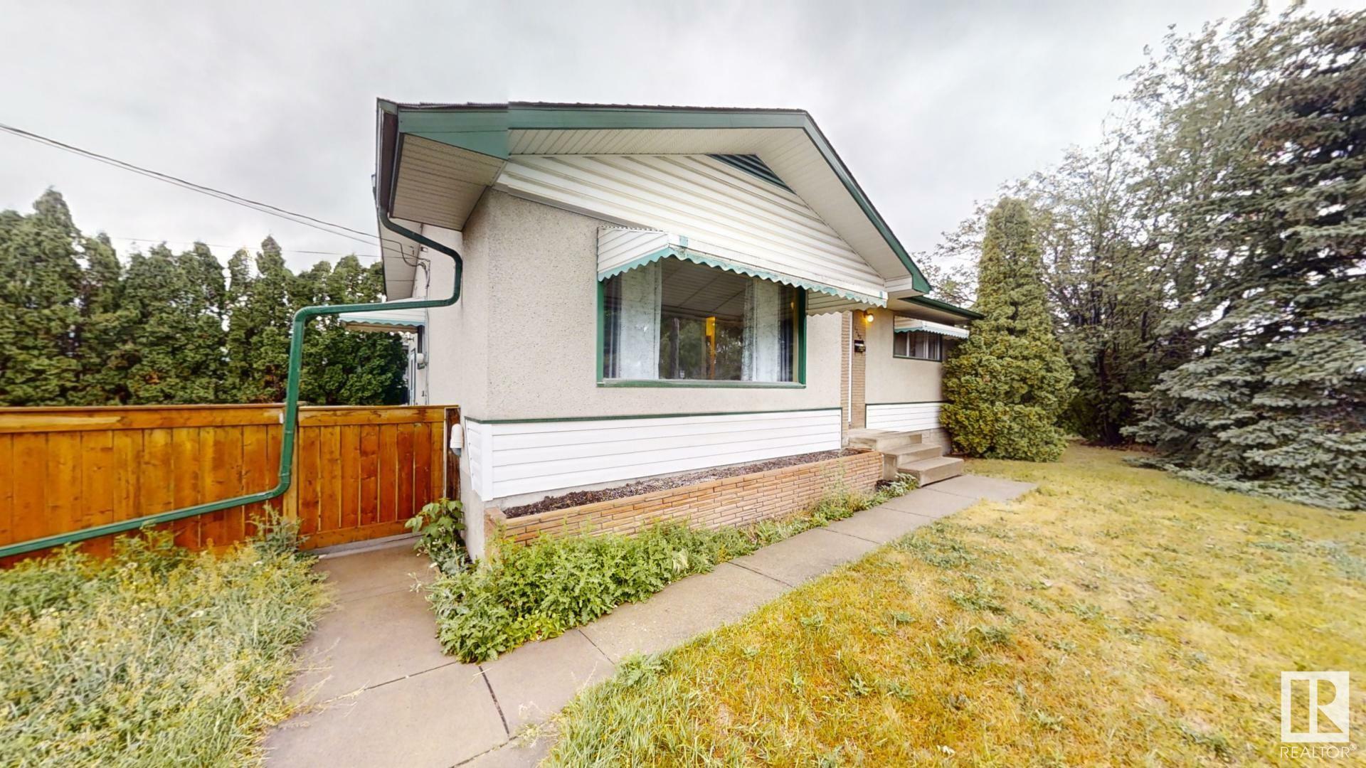 Property Photo:  12604 130 Avenue NW  AB T5L 3L3 