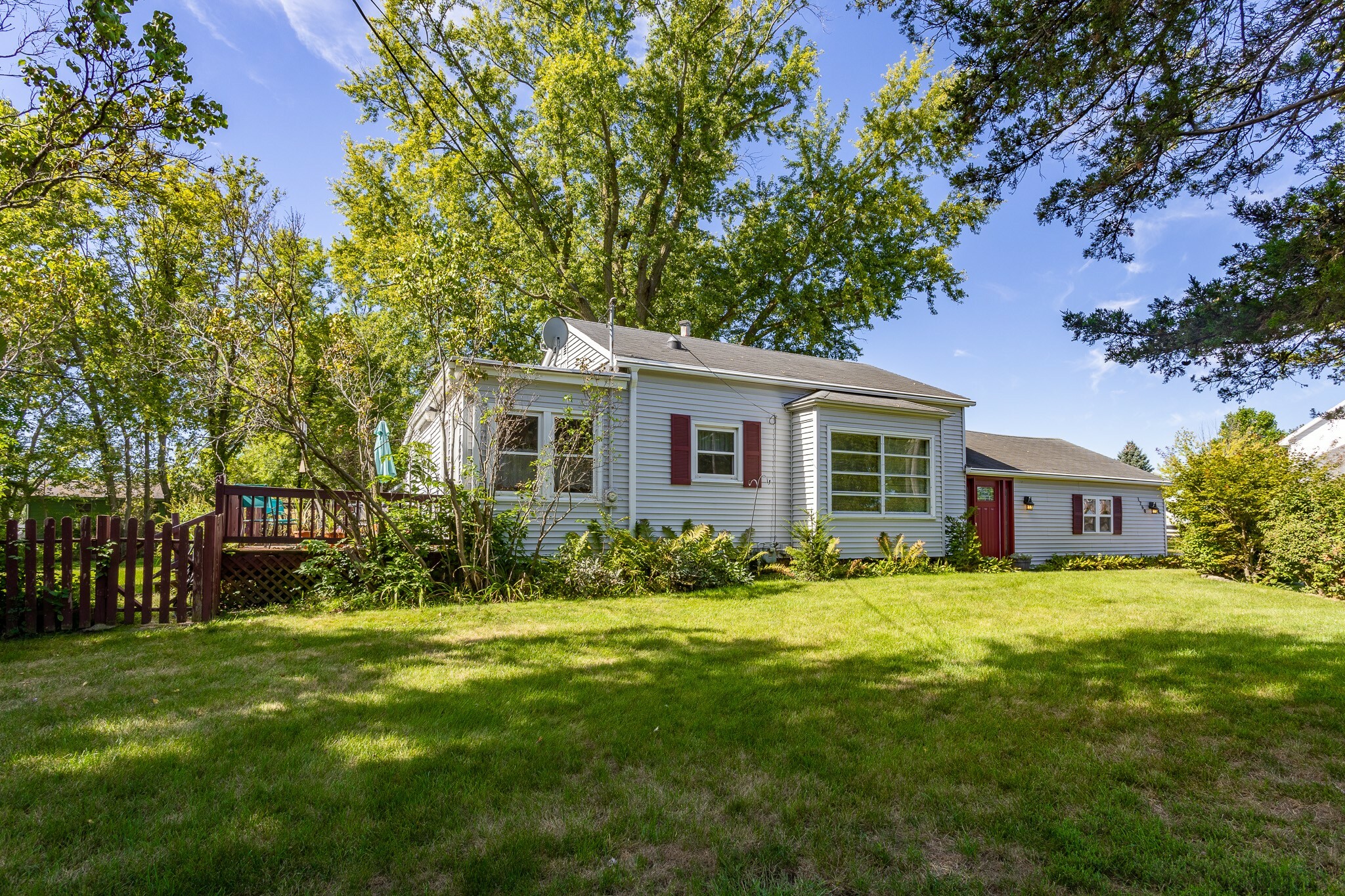 Property Photo:  1260 W Broadway Street  IA 50226 