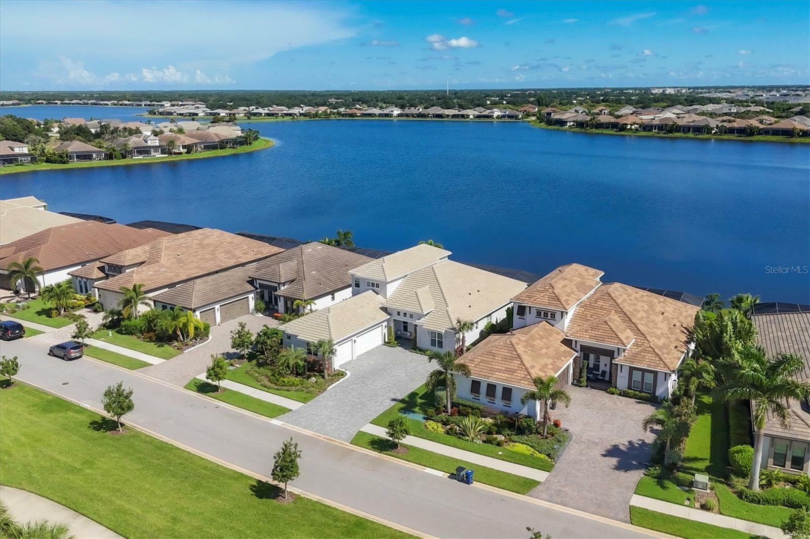 Property Photo:  8172 Grande Shores Drive  FL 34240 