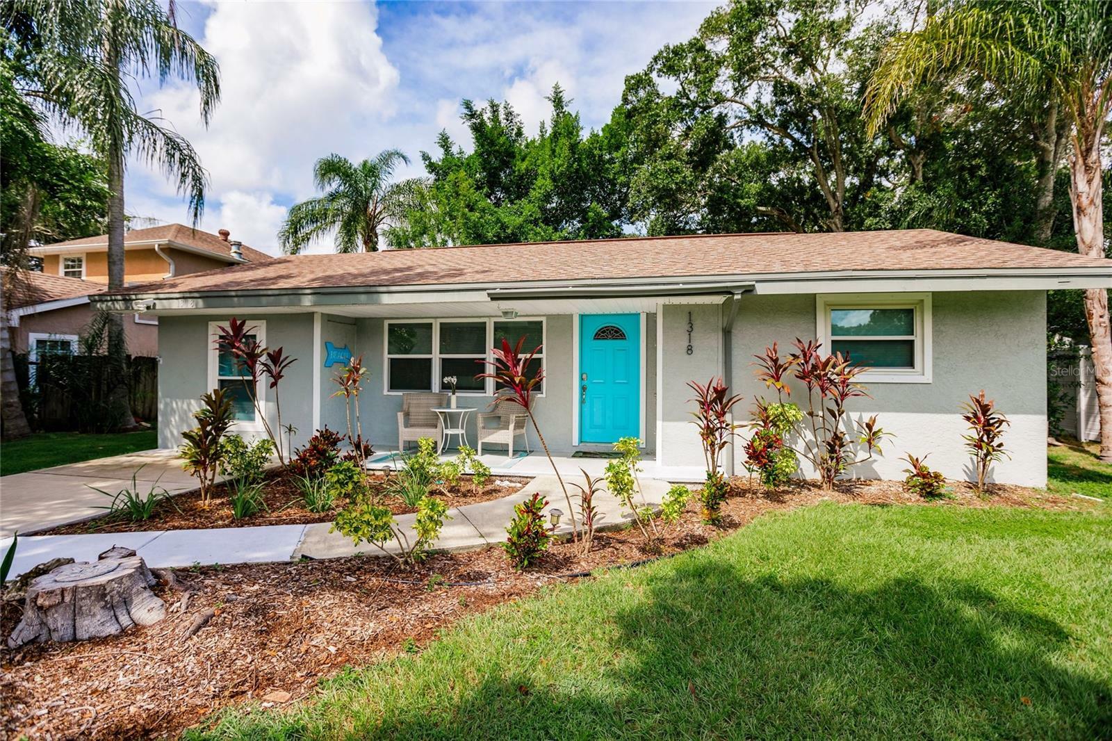 Property Photo:  1318 Loma Linda Court  FL 34239 