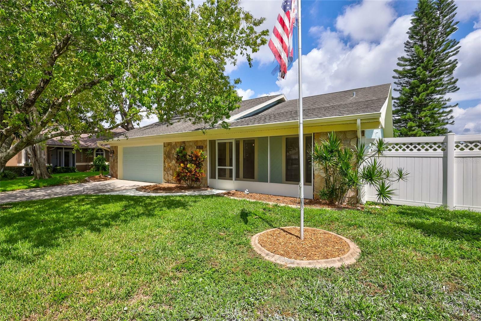 Property Photo:  12155 Meadowbrook Lane  FL 33774 