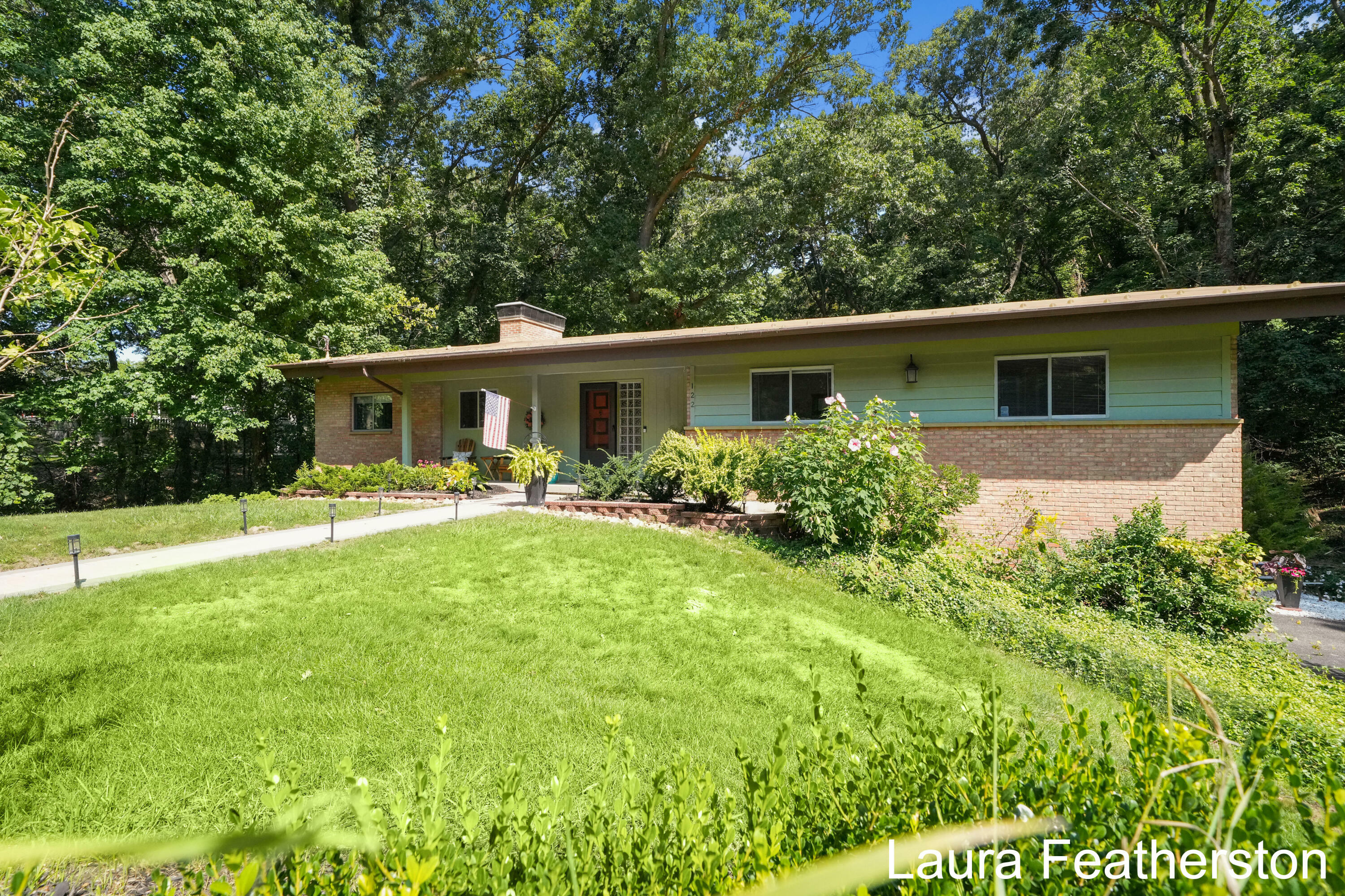 122 Forest Hill Avenue SE  Grand Rapids MI 49546 photo