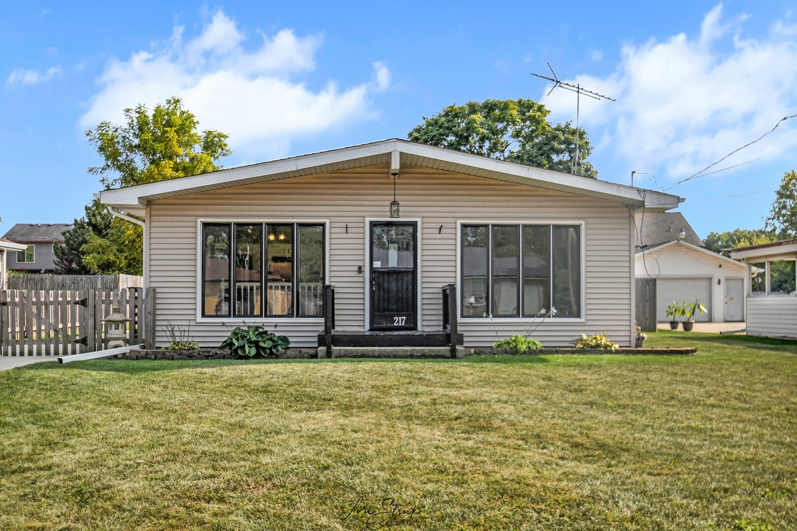 Property Photo:  217 Sherman Avenue  IL 60538 