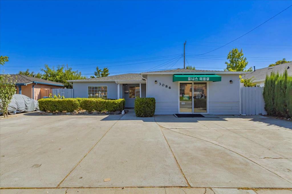 Property Photo:  3086 Meridian Avenue  CA 95124 