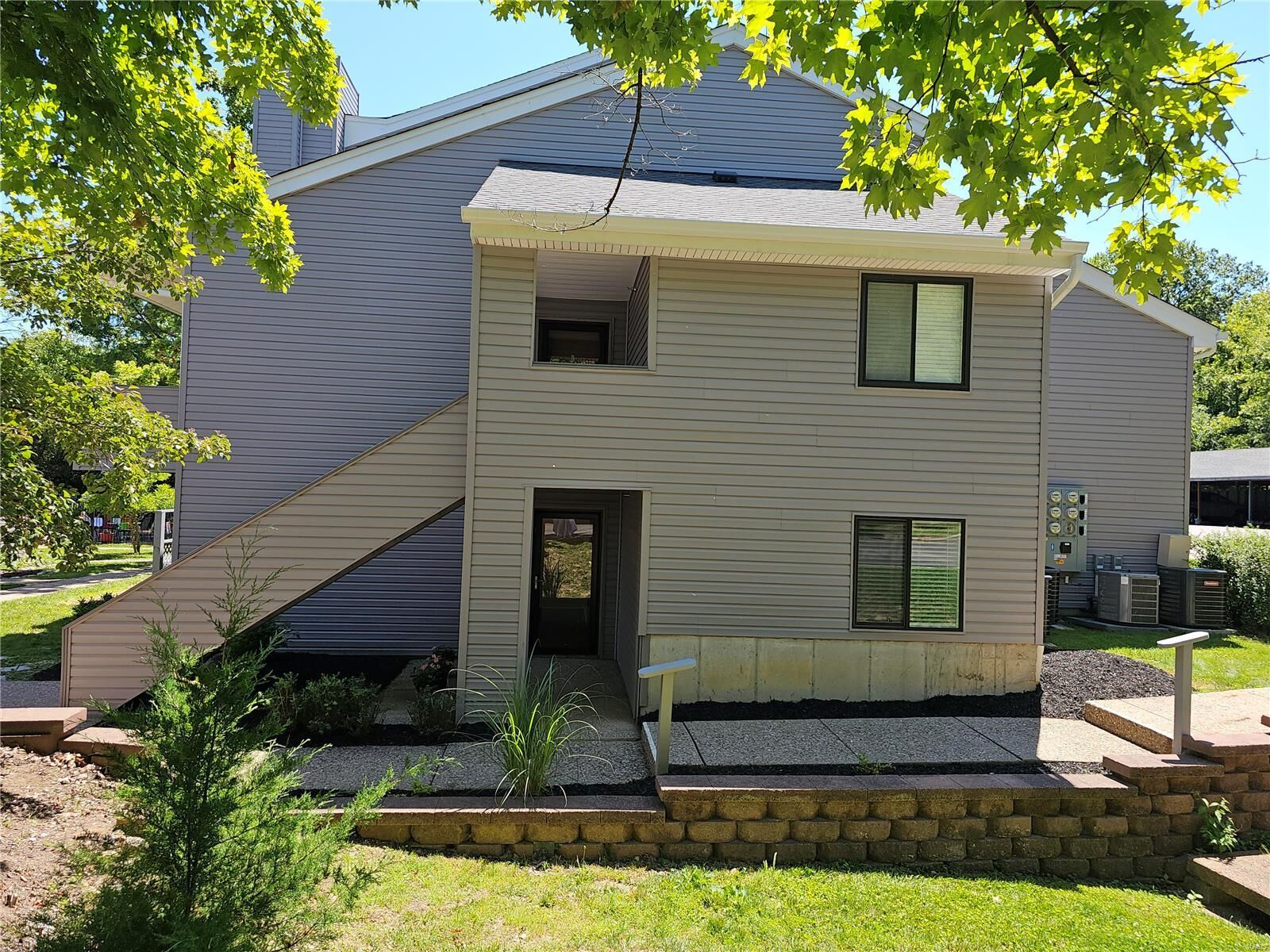 Property Photo: 1321 Prospect Village Lane B MO 63021