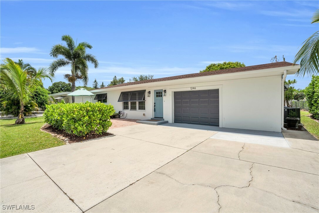 Property Photo:  1246 Royal Palm Drive  FL 34103 