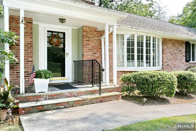 Property Photo:  263 Arbor Road  NJ 07417 