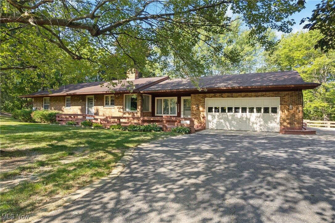 Property Photo:  1239 Southwood Lane SE  OH 44720 