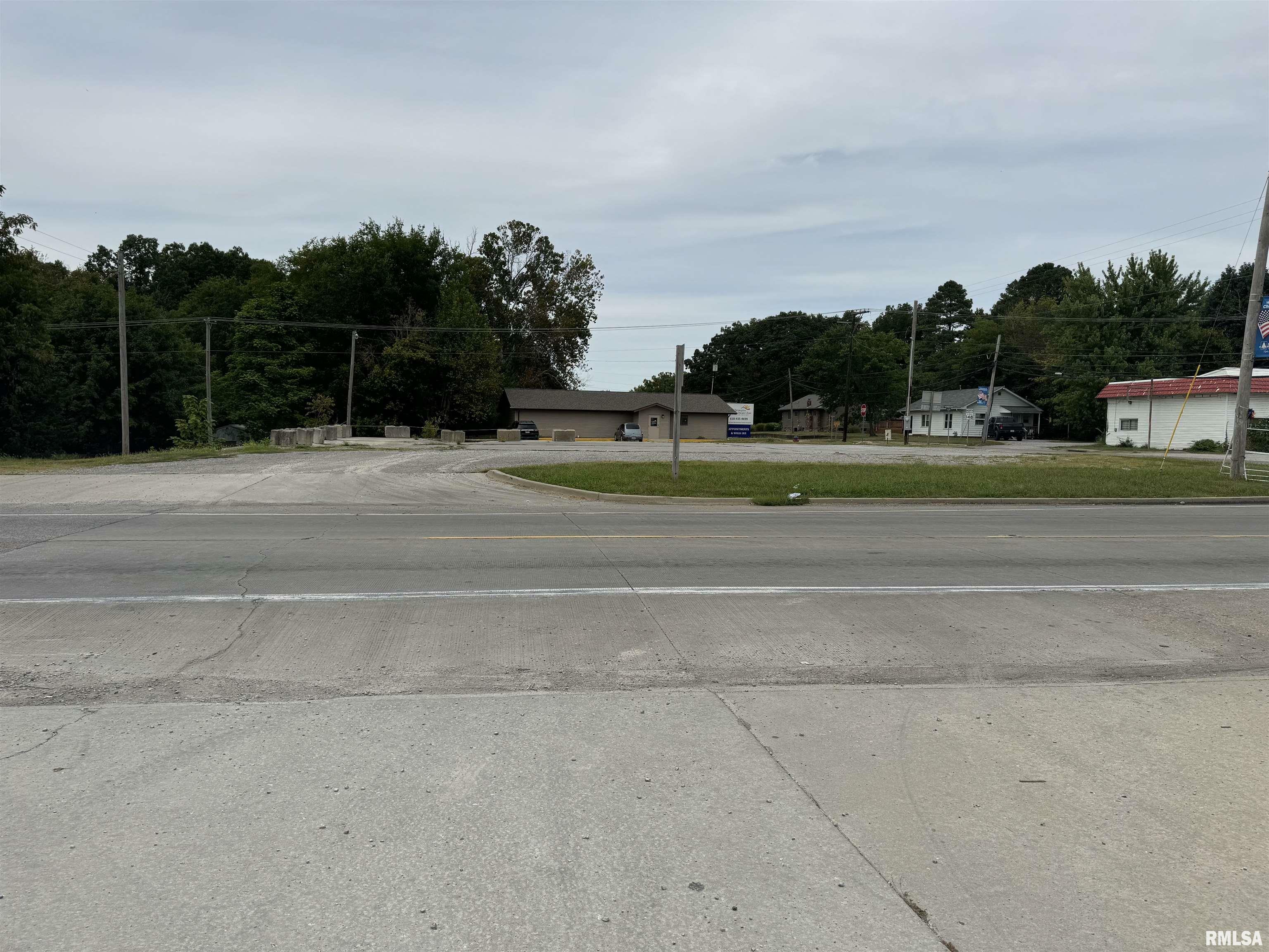 Property Photo: 901 N Victor Street IL 62822