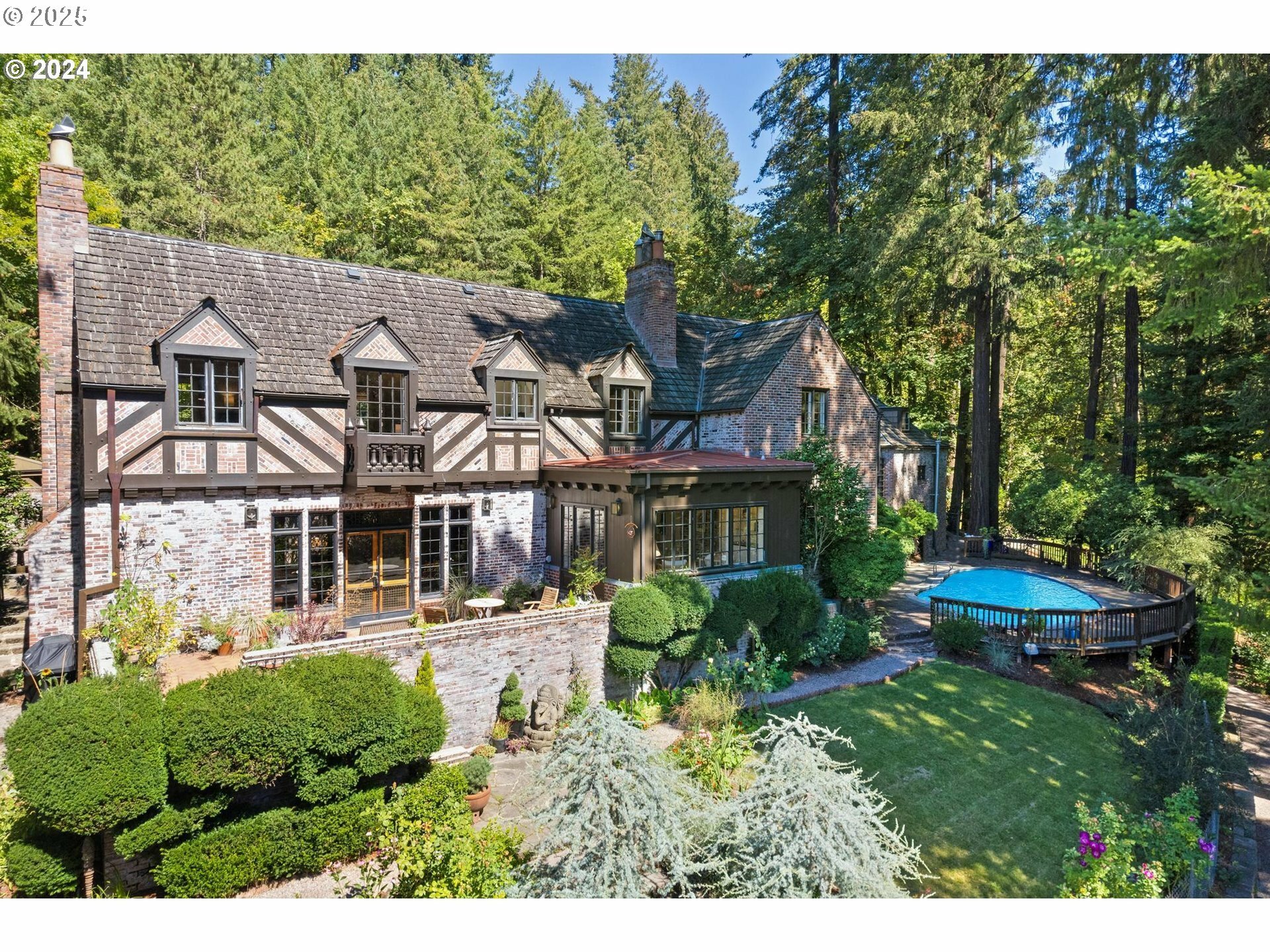 Property Photo: 10930 SW Walker Rd OR 97005