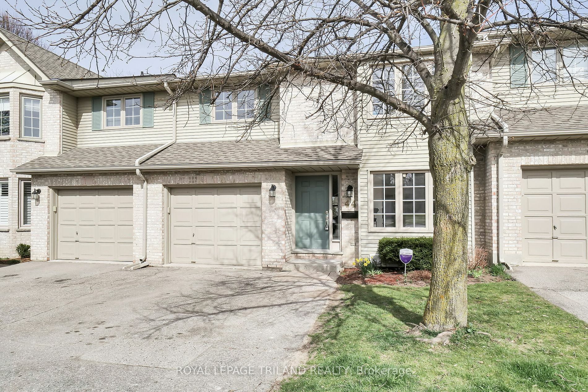 Property Photo:  410 Ambleside Dr 44  ON N6G 4Y3 